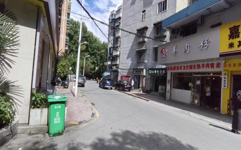 貴州省機關(guān)事務管理局國有資產(chǎn)管理服務中心貴陽市南明區(qū)南浦路63號江南苑負1層門面招租