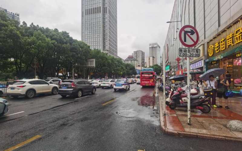 中華中路時(shí)代廣場1幢25層兩處資產(chǎn)轉(zhuǎn)讓（持有方：貴州省機(jī)關(guān)事務(wù)管理局國有資產(chǎn)管理服務(wù)中心）