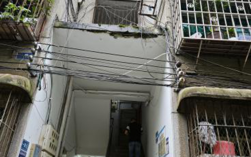 云巖區(qū)寶山北路180號兩處資產(chǎn)轉(zhuǎn)讓（持有方：貴州省機關(guān)事務(wù)管理局國有資產(chǎn)管理服務(wù)中心）