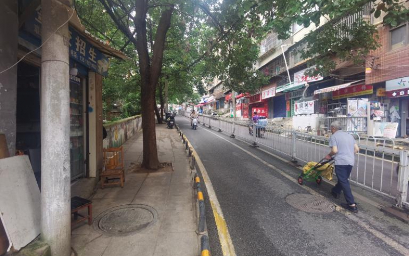 金頂山46幢1單元8層1號住宅轉(zhuǎn)讓（持有方：貴州省機關事務管理局國有資產(chǎn)管理服務中心）(二次掛牌)