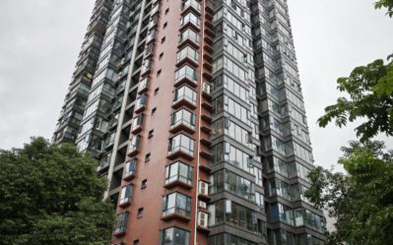 （降價）楓林小區(qū)1號樓1單元18層1號轉(zhuǎn)讓（持有方：貴州省機(jī)關(guān)事務(wù)管理局國有資產(chǎn)管理服務(wù)中心）(三次掛牌)